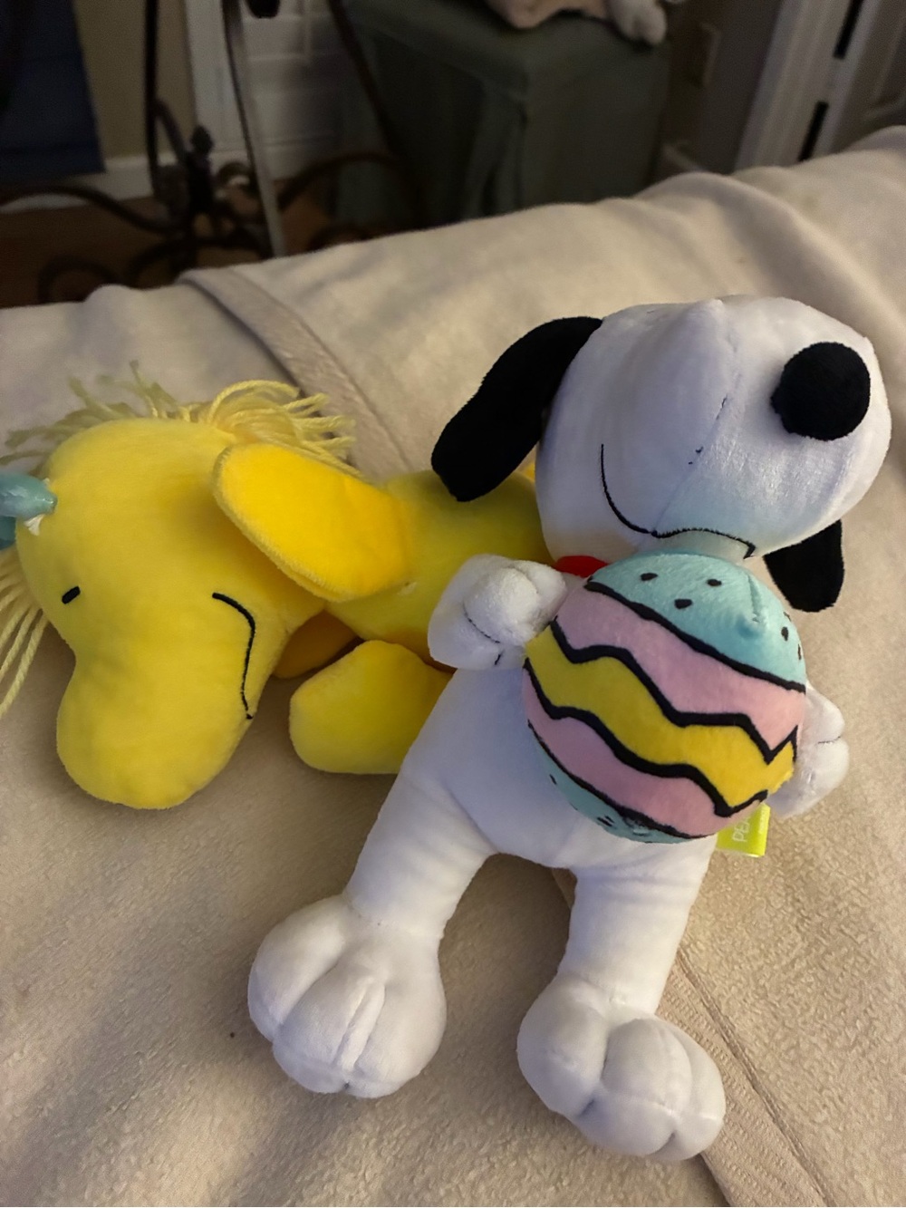 Snoopy Plush Dog Toy with Pastel Egg - White/Black